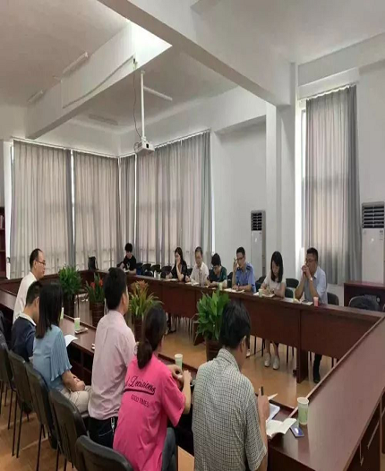 市經(jīng)信局小微企業調研團來啓迪萬華科技園調研